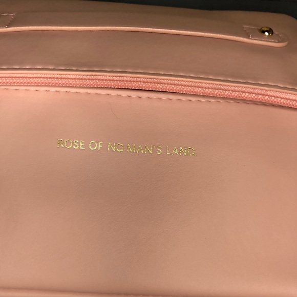 NEW MAKEUP BAG/TRAVEL BAG 🤸🏻‍♀️ PINK - Picture 4 of 10